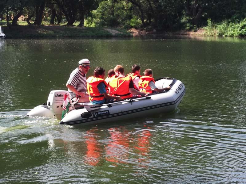 Erdei iskolás képek