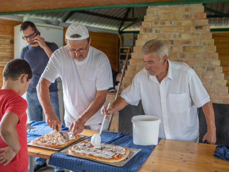 Hagyományápolás: Kemencében sütés fortélyai
