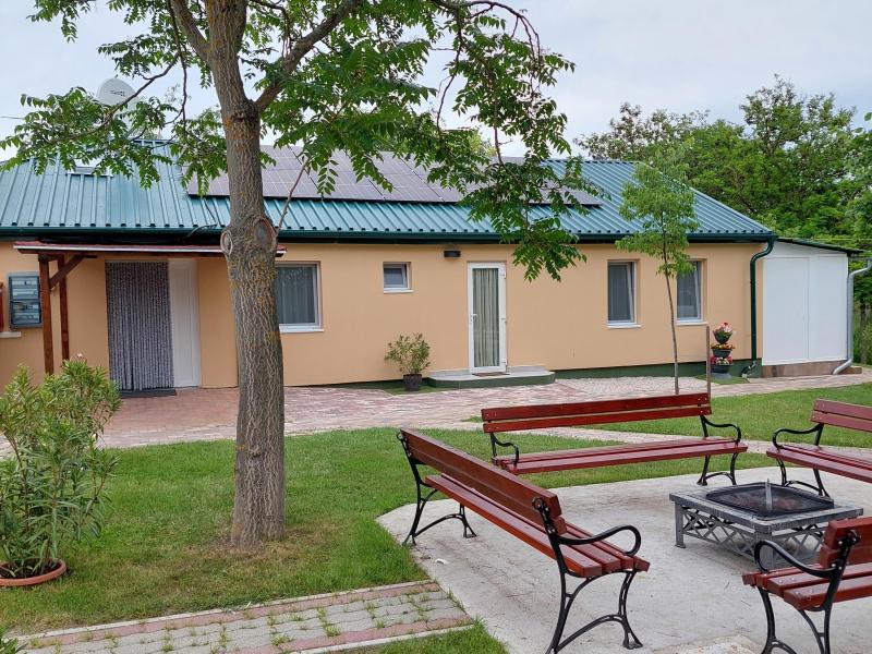 Apartmanház Apartmanház